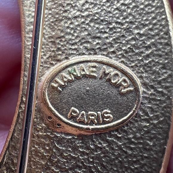 HANAE Mori Crescent Moon Brooch Pin Gold Tone Signed Costume Jewelry - Picture 7 of 7